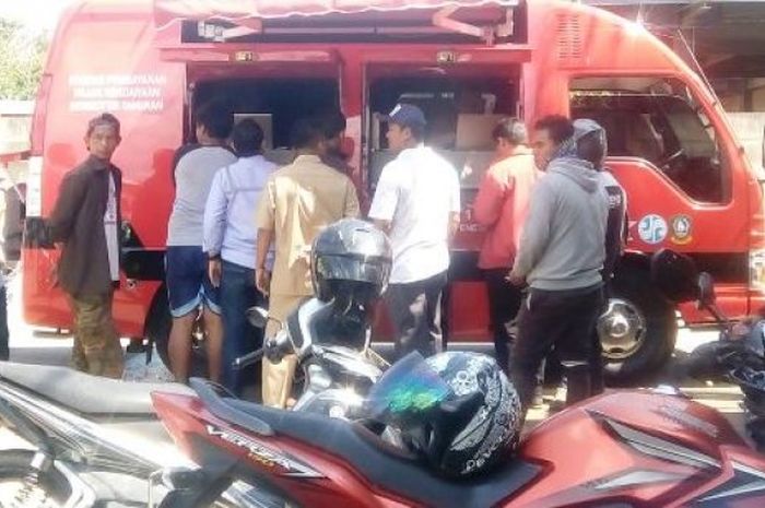 Tim gabungan Satlantas Polresta Barelang bersama Dispenda Kepri kembali menggelar razia pajak kendaraan bermotor, Kamis (5/4/2018) di Jalan Duyung, Batuampar. 
