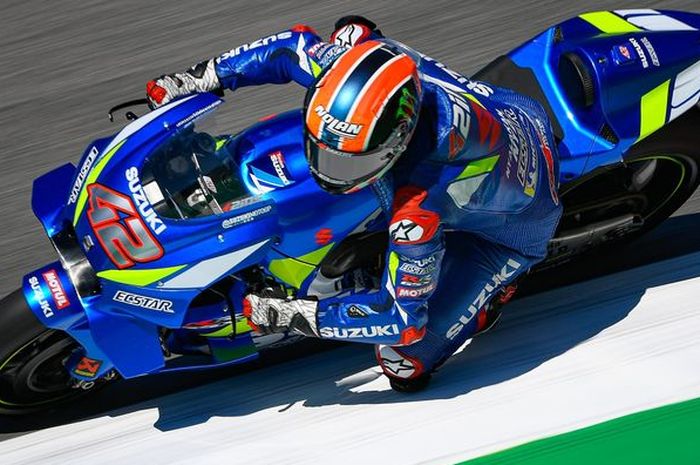 Alex Rins di atas Suzuki GSX-RR