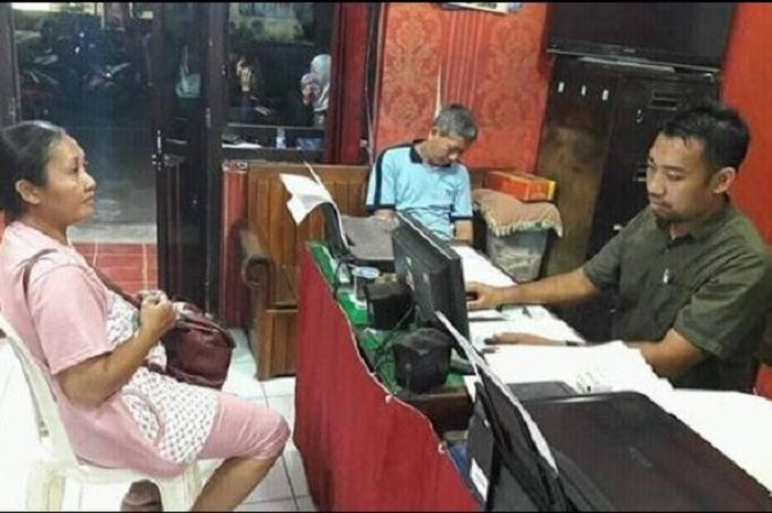Emak-emak Gigit Polisi Diproses