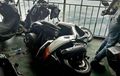Waduh! Yamaha NMAX Bertumbangan Disapu Ombak Laut