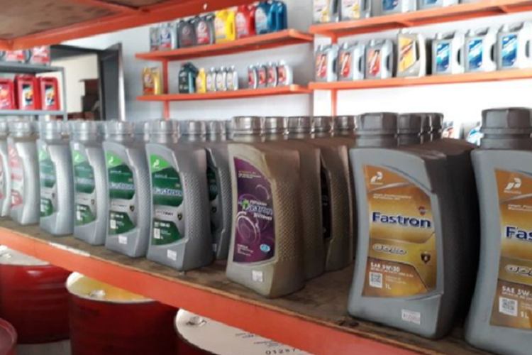 Harga Oli Mobil Pertamina Terbaru Ada Fastron Prima Xp Dan Meditran Gridoto Com