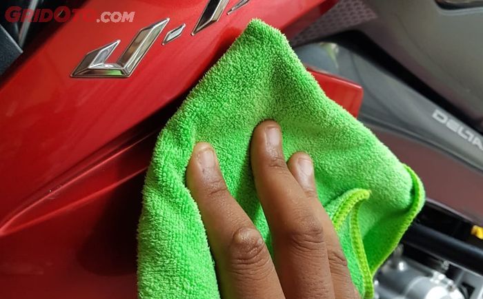 Kain microfiber ini bisa juga dipakai untuk poles bodi karbon