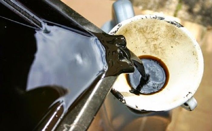 Ciri-ciri oli terkenal fuel dilution adalah jadi encer