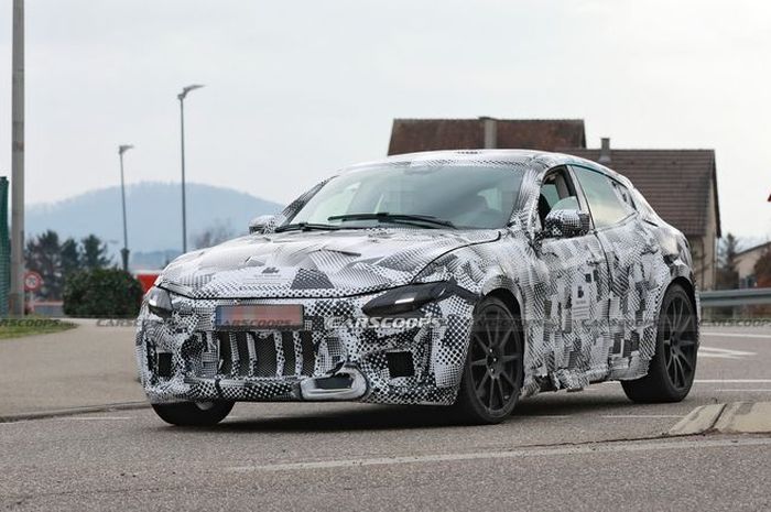 SUV yang diperkirakan milik Ferrari