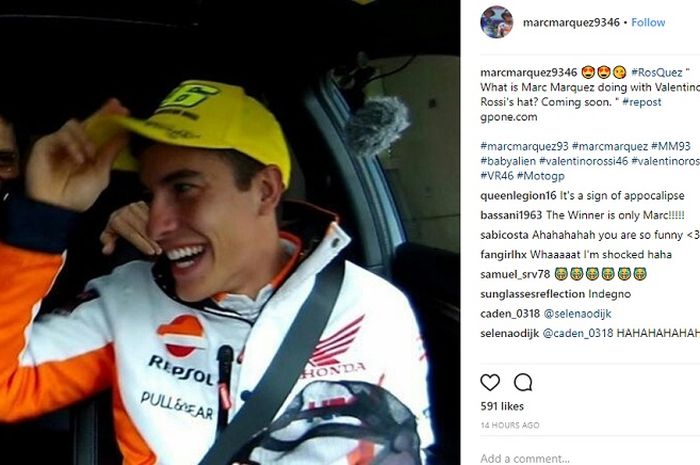 Marc Marquez pakai topi Valentino Rossi
