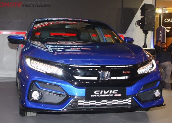 honda civic hatchback rs dihargai rp 512 juta di jawa timur ini target penjualannya tiap bulan gridoto com
