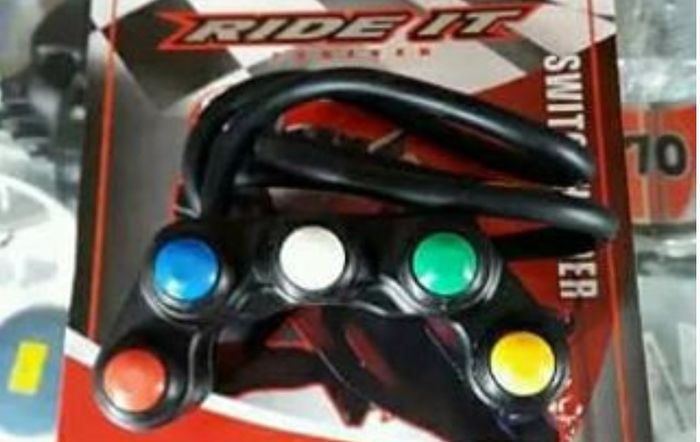 Salah satu produk aftermarket aksesoris replike konsol MotoGP