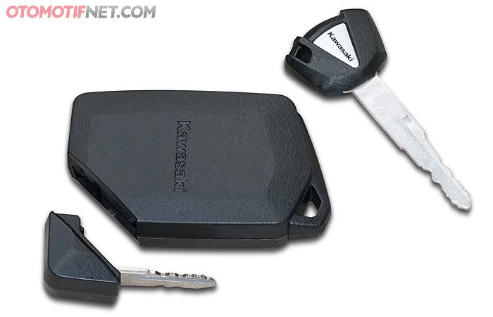 Remote FOB KIPASS Kawasaki Ninja 250 2019 serta kunci cadangannya