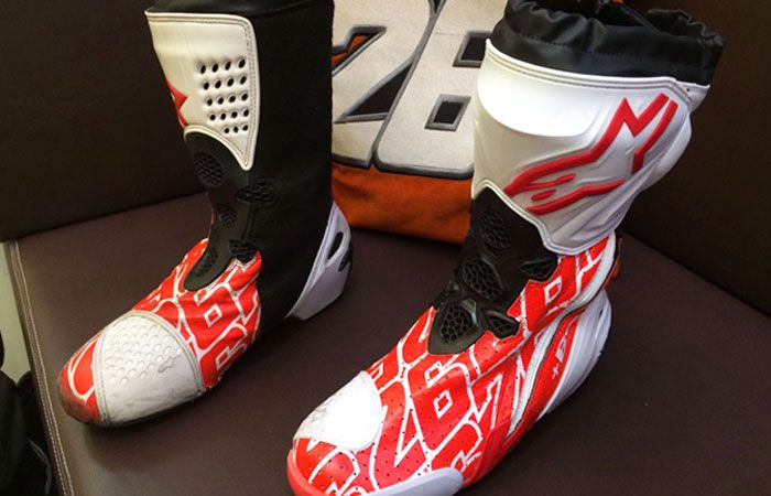 Sepatu boots Alpinestars Dani Pedrosa saat hujan