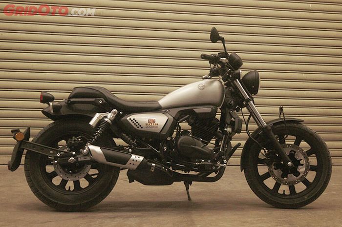 Motobi 200 Evo mirip Honda Rebel atau Yamaha SCR950