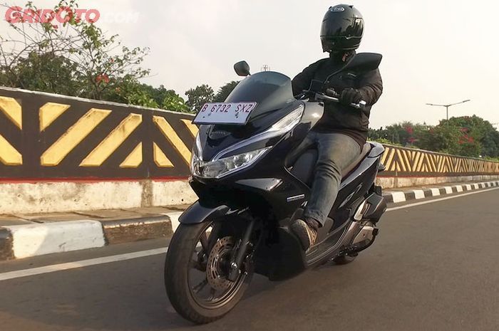 Honda PCX Hybrid punya beragam teknologi baru