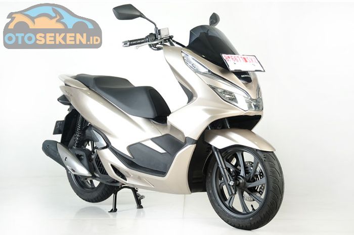 Ilustrasi. Honda PCX 150 skutik 150 cc terbaik di GridOto Award 2018