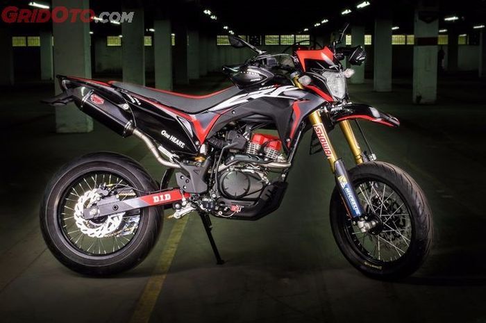 CRF150L versi supermoto yang dipamerkan AHM