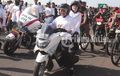 Gubernur Jawa Timur Riding Naik NMAX Bonceng Istri Wagub, Wagub? 