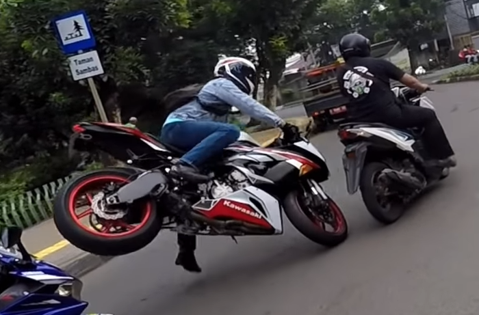 Stoppie tidak tertolong oleh rider ZX-6R ini