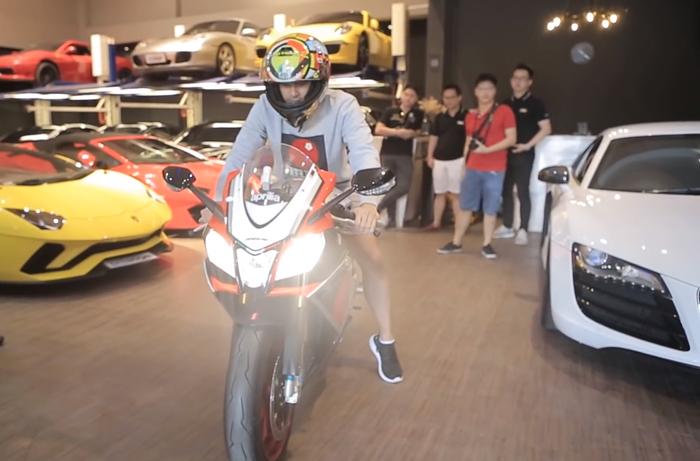 Aprilia RSV4 RF dijajal Raffi Ahmad di Prestige