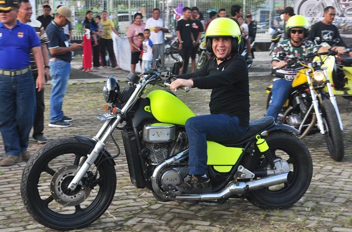 Walikota Lubuklinggau naik Honda VT700C Shadow