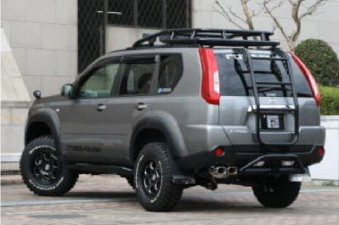 Nissan X-Trail lawas Roadhouse