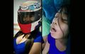 Jaminan Ngakak! Meme Kocak Cewek Bikers Buka Helm, Kok Jadi Begini?