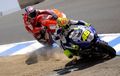 Video Aksi Pembalap WSBK Jonathan Rea Menyalip di Tikungan Corkscrew, Tiru Valentino Rossi?