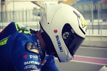 Ada Yang Aneh Dengan Helm Andrea Iannone Ayo Tebak Apa Gridoto Com
