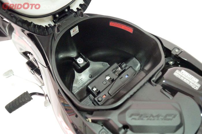 Bagasi Honda Revo X berkapasitas 7 liter