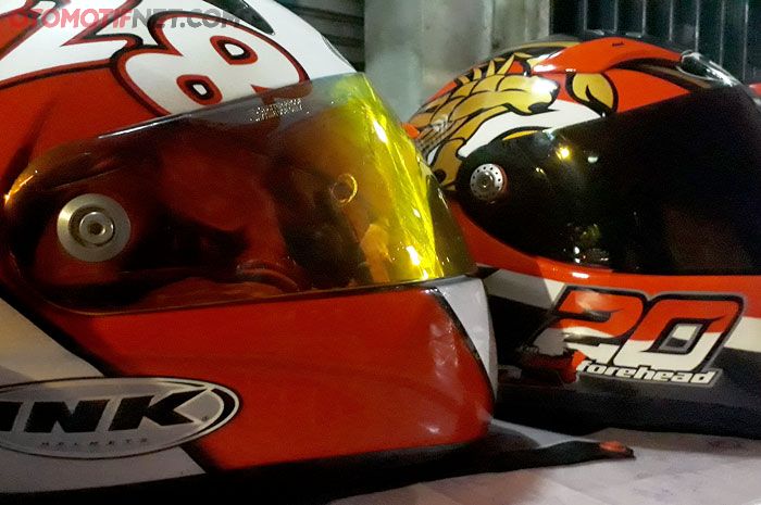 Helm untuk balap punya spesifikasi berbeda