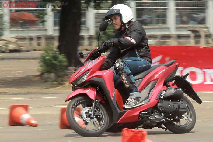 Handling All New Vario 150 2018 tetap responsif dipakai manuver