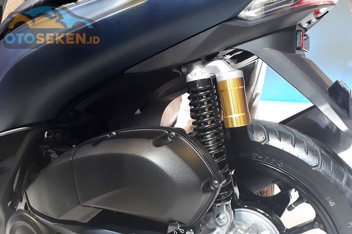 Suspensi sub-tank di Yamaha Lexi varian S yang sama dengan di Yamaha NMAX