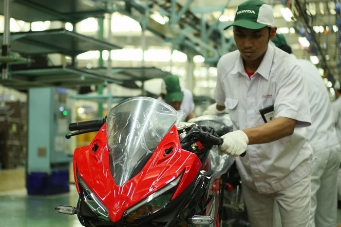 Ilustrasi, Honda CBR150R versi Indonesia
