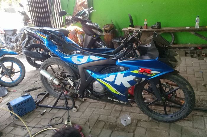 Bodi belakang sudah mulai menempel pada frame