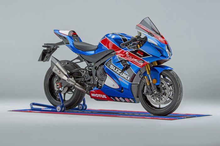 Suzuki GSX-R1000R dengan livery balap kebanggaan