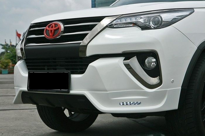 Fascia Toyota Fortuner dengan ubahan simpel
