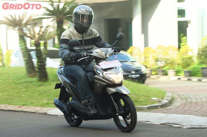 Riding position Suzuki Nex FI saat riding