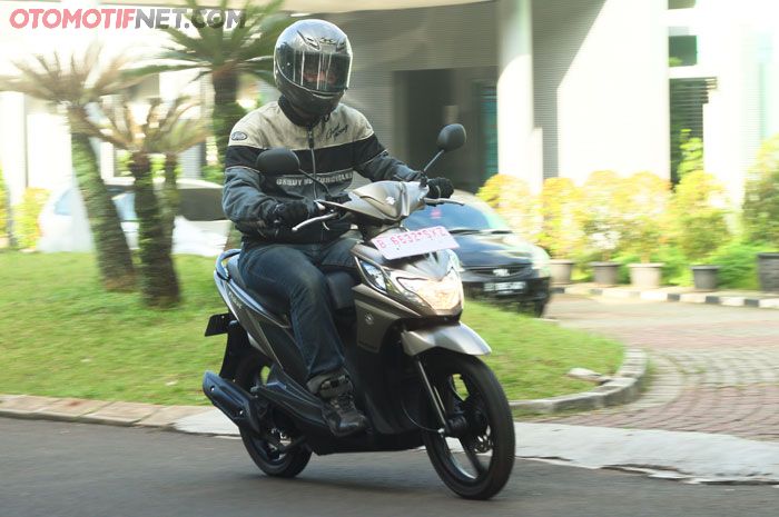 Riding position Suzuki Nex FI saat riding