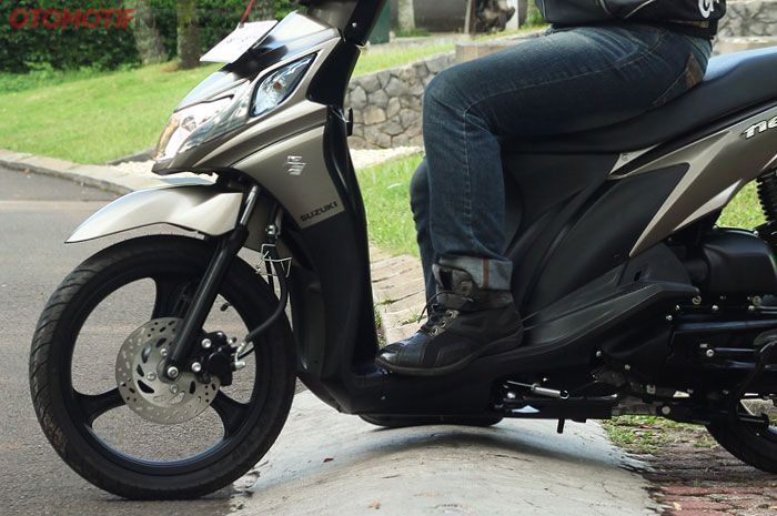 Polisi tidur kadang bikin jengkel pengendara.