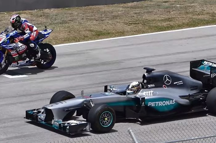 Motor sport lawan mobil F1, siapa pemenangnya?