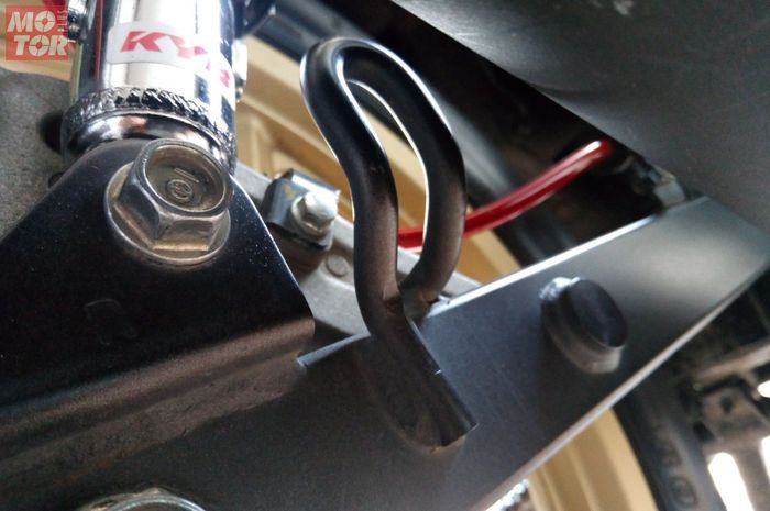 Besi ini bisa melindungi kaliper saat terjadi kecelakaan