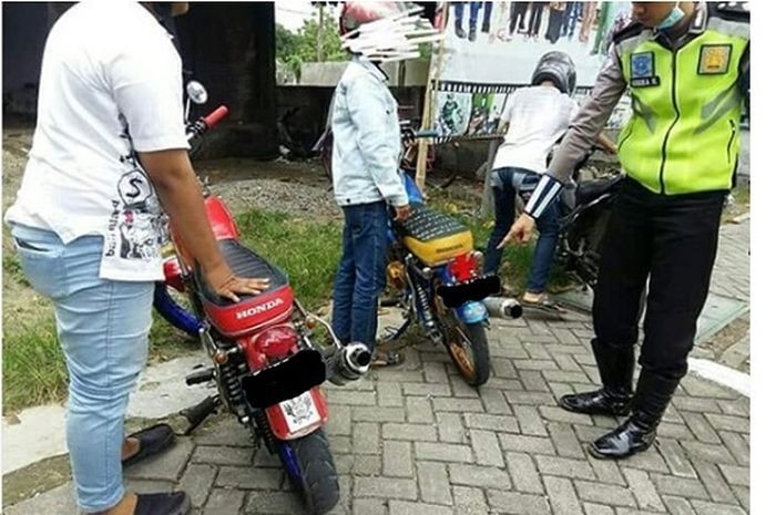 Honda CB kena tilang