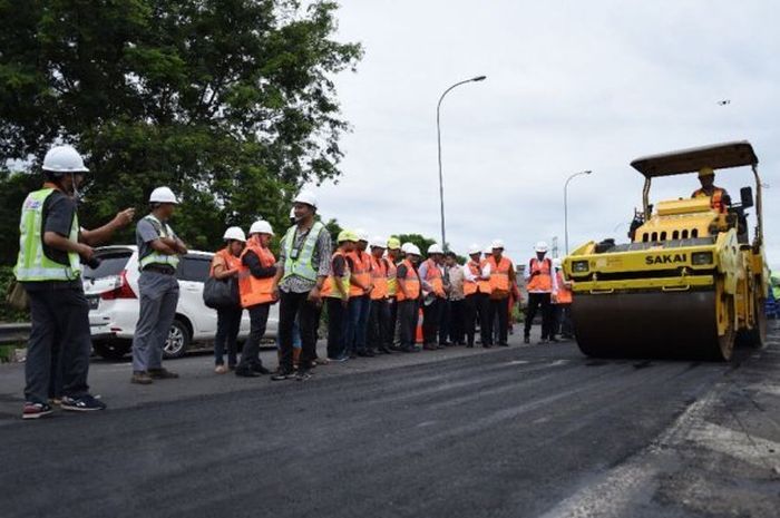 Ilustrasi pembangunan jalan