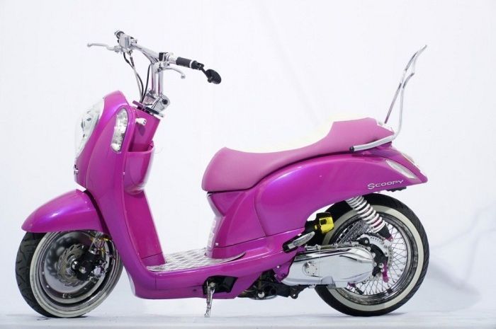 Honda Scoopy bergaya Hot Rod
