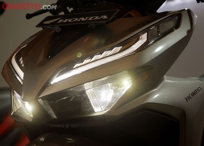 Pakai Led Ini Cahaya Lampu Honda All New Vario 150 2018 Di Malam Hari Gridoto Com