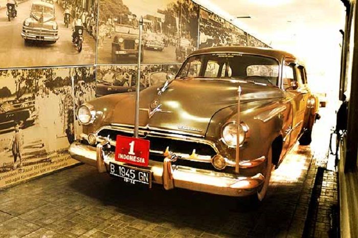 Chrysler Windsor pada 1947.