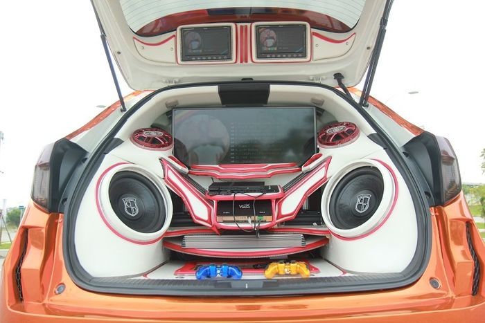 Tampilan kabin belakang Honda HR-V Orange Warrior