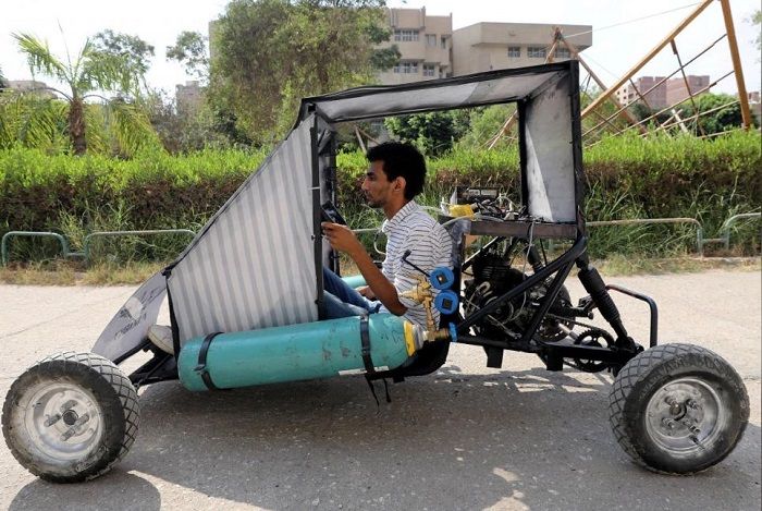 Mahasiswa asal Mesir membuat kendaraan bertenaga udara