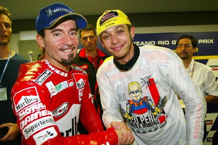 Max Biaggi dan Valentino Rossi sempat menjadi rival di MotoGP