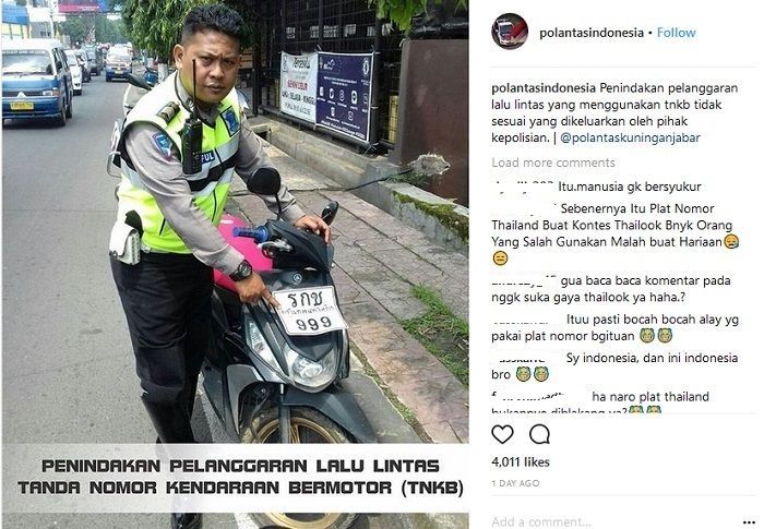 Polisi mengamakan motor yang menggunakan plat nomor model Thailand