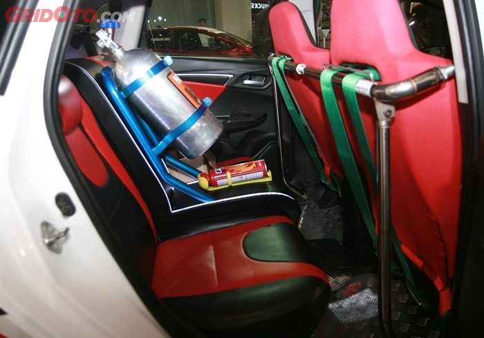 Tampilan kabin belakang Honda Jazz RS