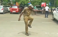 Polisi Lalu Lintas di India Ini Mengatur Lalu Lintas dengan Dansa, Ternyata Ini Tujuannya