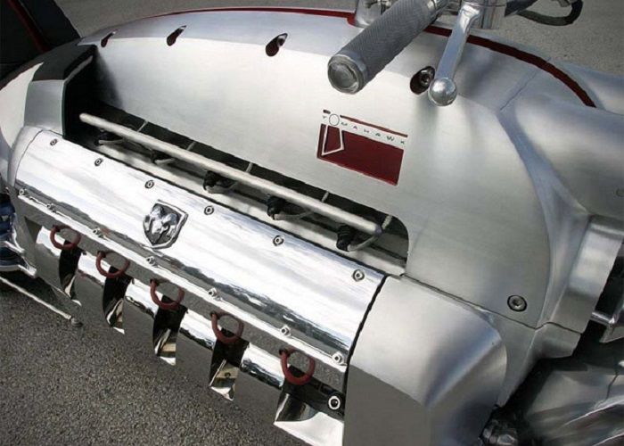 Mesinnya menggunakan milik Dodge Viper V-10